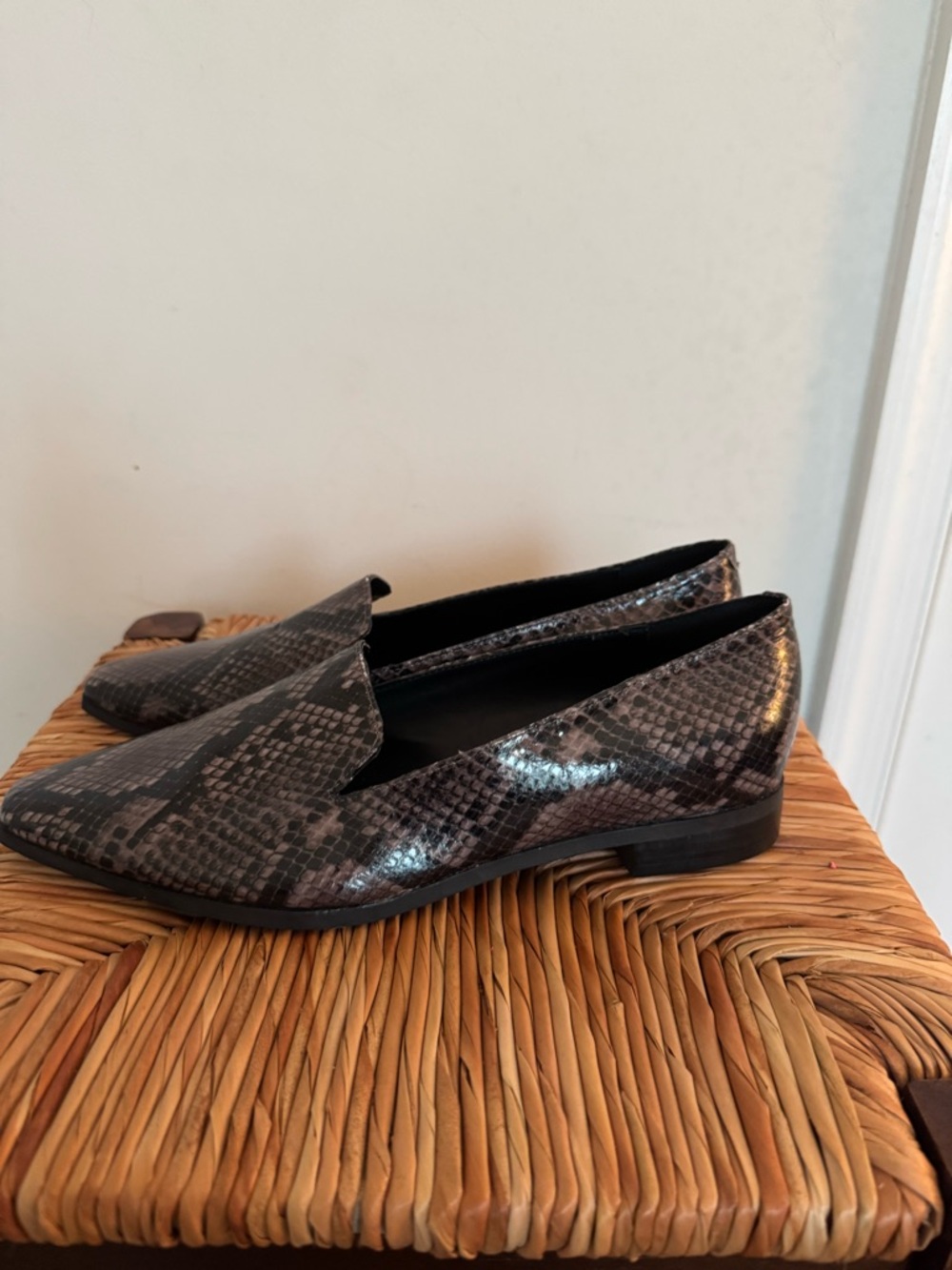 Women’s Marc Fisher Gray & Black Snake-Print Slip-On Loafers size 8.5